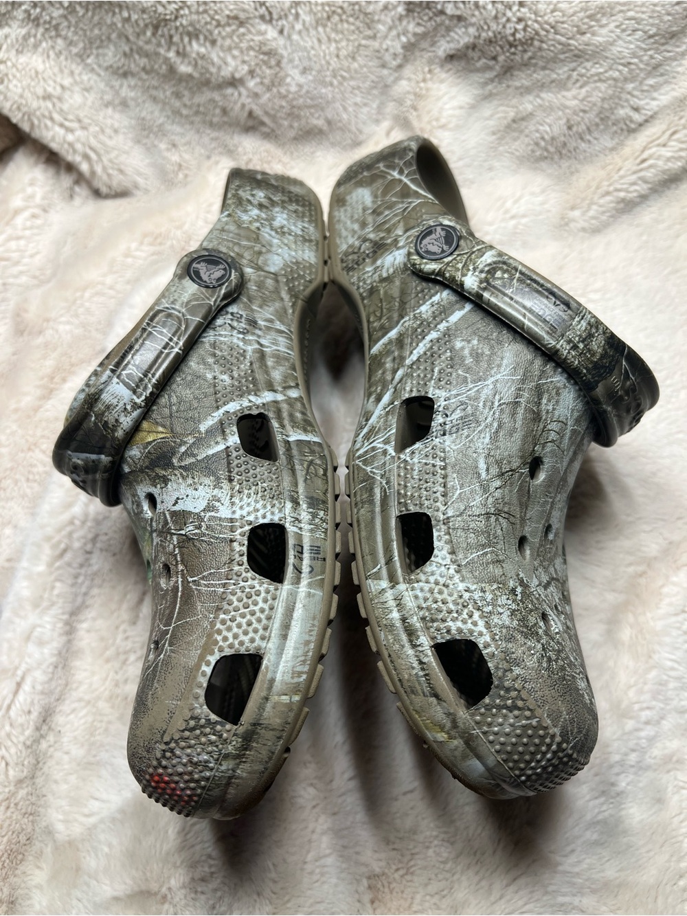 Crocs Classic Realtree APX Clog Mens size 8 or womens 10 - Picture 2 of 7